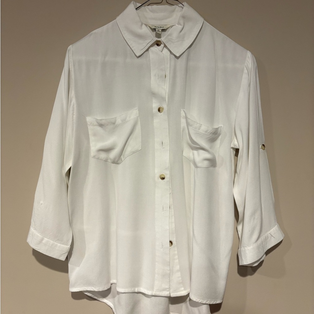 Women's Sim & Sam White Button-Up Shirt